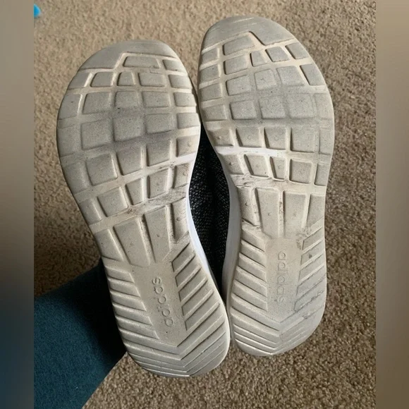 Women’s Adidas Cloudfoam Athletic Shoe - Size 6.5 - Picture 6 of 9